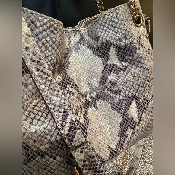 Michael Kors Jet Set Chain Python embossed Gather Tote - Picture 9 of 14